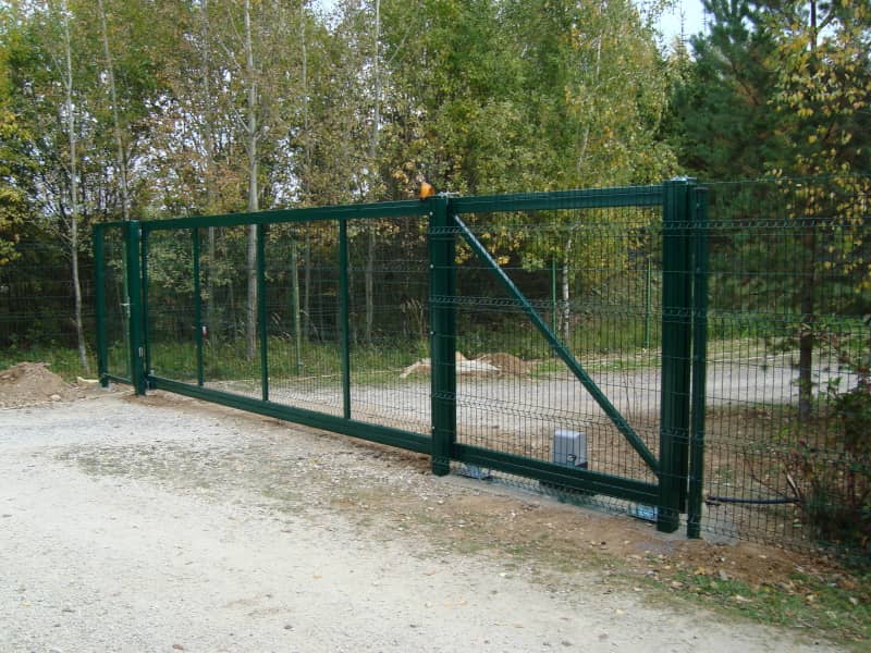 Сетчатый забор DoorHan в Кропоткине с установкой