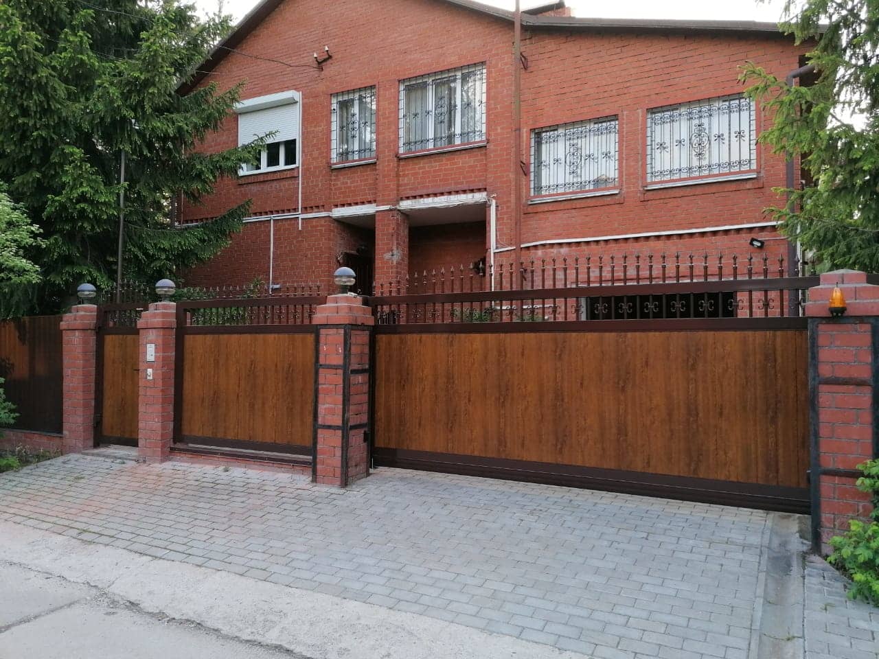 Уличные ворота DoorHan в Кропоткине с установкой