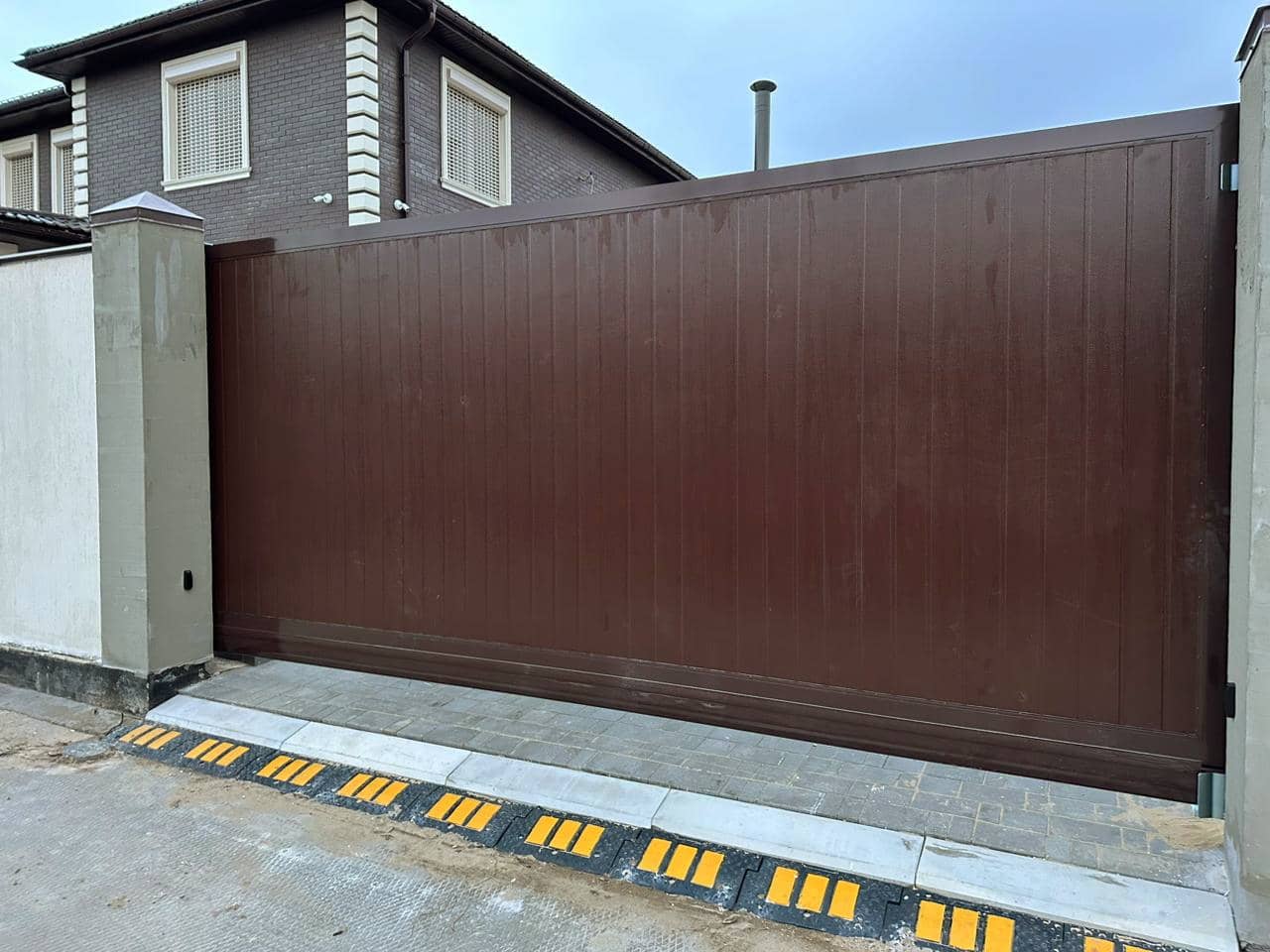 Уличные ворота DoorHan в Кропоткине с установкой